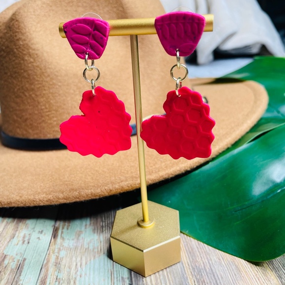 Valentine Her - Picture 2 of 4